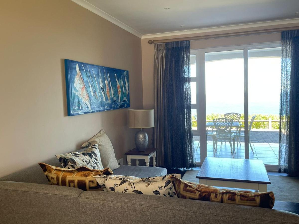 Villa For Family And Golf Мозел Бей Екстериор снимка
