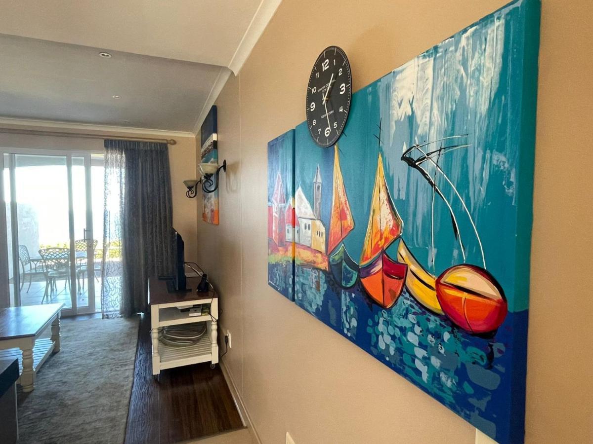 Villa For Family And Golf Мозел Бей Екстериор снимка