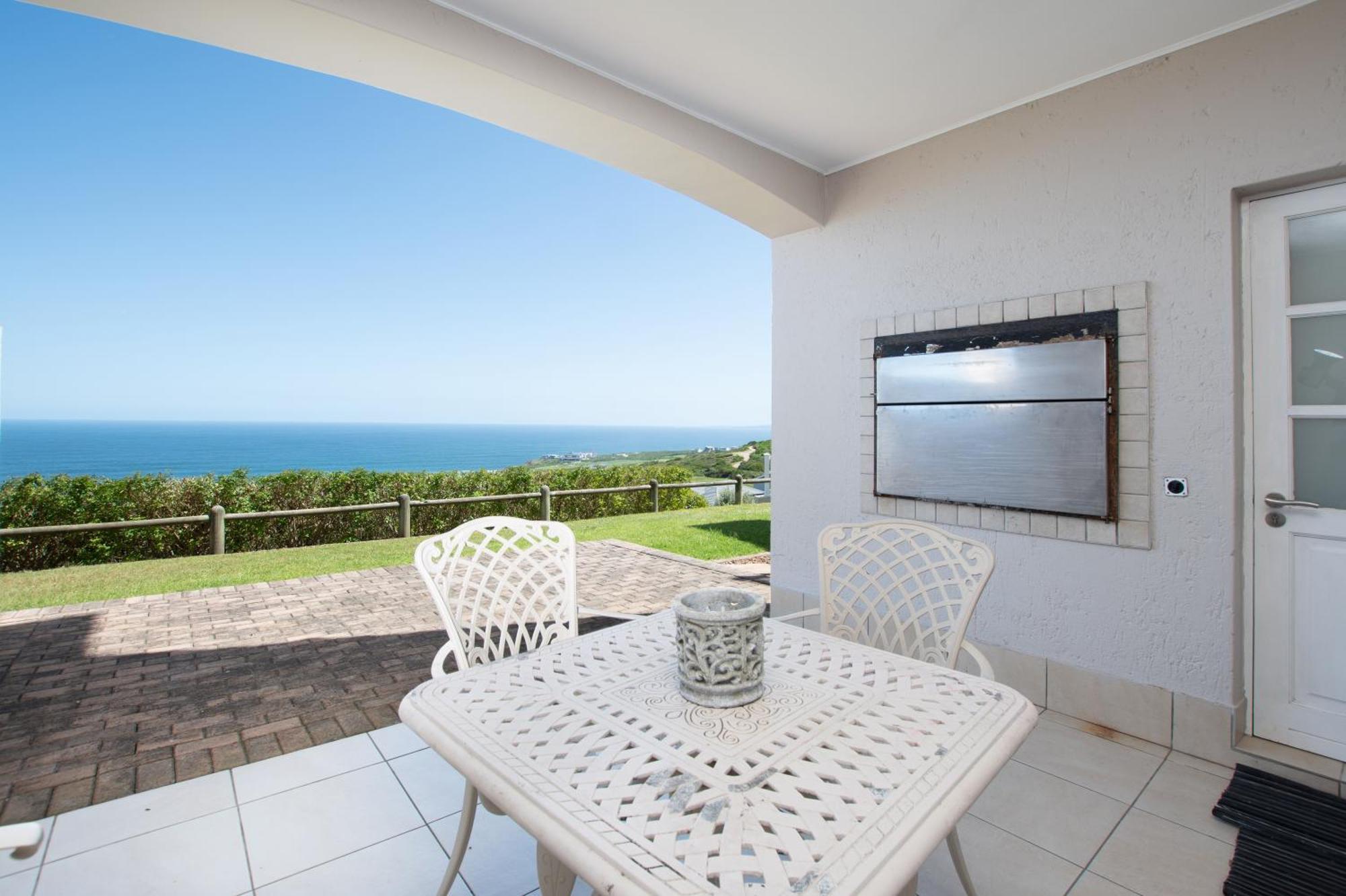 Villa For Family And Golf Мозел Бей Екстериор снимка