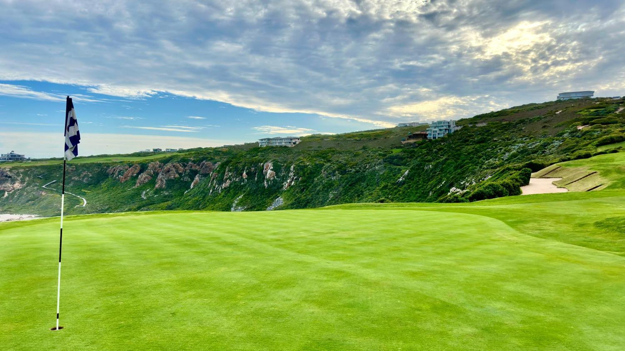 Villa For Family And Golf Мозел Бей Екстериор снимка